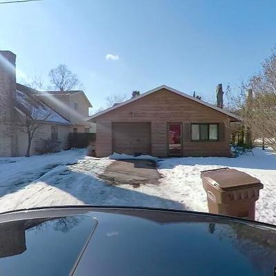 484 Shorefield Dr, Chippewa Lake, OH 44215