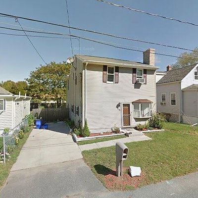 6 Holland St, South Dartmouth, MA 02748