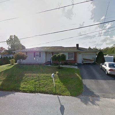 6 Memory Ln, Milford, MA 01757