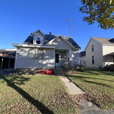 606 S Blackhoof St, Wapakoneta, OH 45895