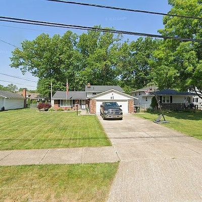 6060 Decker Rd, North Olmsted, OH 44070