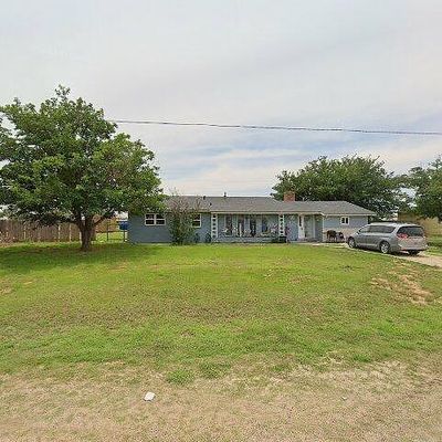 610 E Park St, Sundown, TX 79372