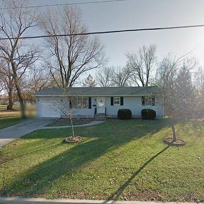 613 E Nicholas St, Carlinville, IL 62626