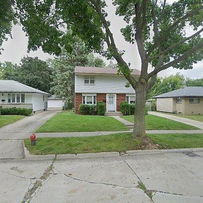 6214 W Hustis St, Milwaukee, WI 53223