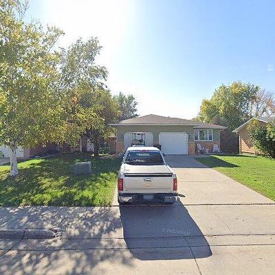 623 Great Plains Ct, Grand Forks, ND 58201