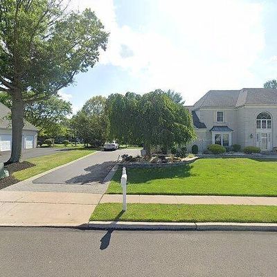 625 Remington Dr, Yardley, PA 19067