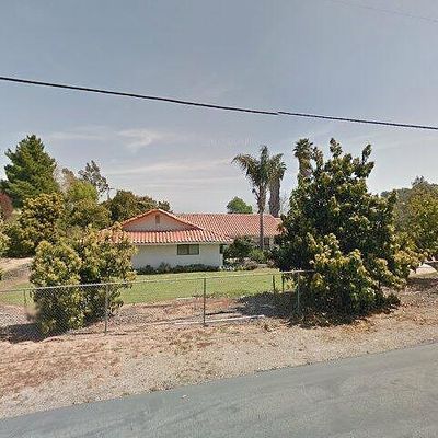 626 Del Valle Dr, Fallbrook, CA 92028