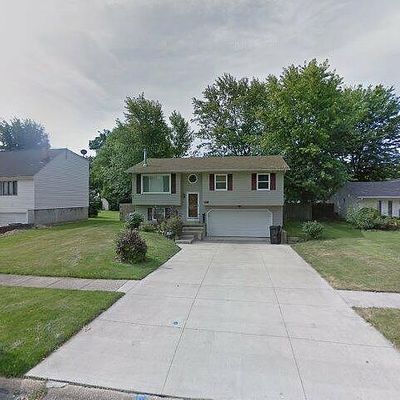 631 Bowling Green Cir, Elyria, OH 44035