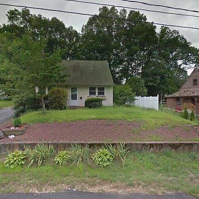 64 Pennywood Ln, Willimantic, CT 06226