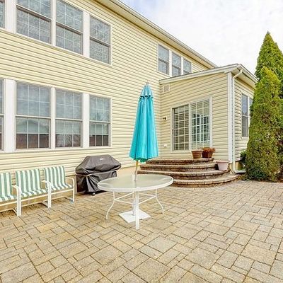 66 Continental Cir, Totowa, NJ 07512