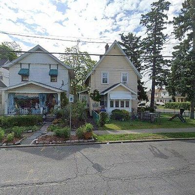 661 N Pearl St, Menands, NY 12204