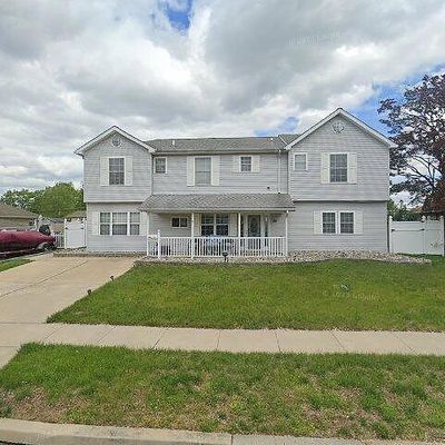 55 Peartree Ln, Levittown, PA 19054