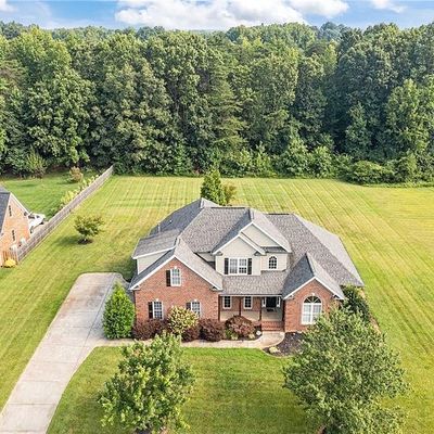 5508 Autumn Harvest Dr, Kernersville, NC 27284