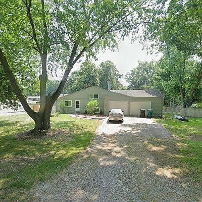55216 Holmes Rd, South Bend, IN 46628