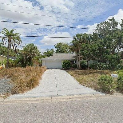 5563 Shadow Lawn Dr, Sarasota, FL 34242