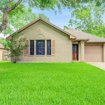 5609 Chisholm Trl, Dickinson, TX 77539