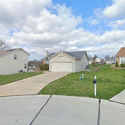 5711 Suncrest Way Cir, Saint Louis, MO 63129