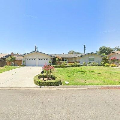 5731 N Briarwood Ave, Fresno, CA 93711