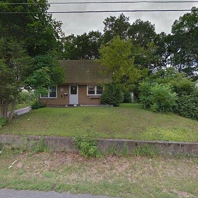 58 Pennywood Ln, Willimantic, CT 06226