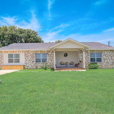 715 Walnut St, Jourdanton, TX 78026