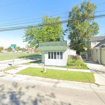 720 W Ridgeland Ave, Waukegan, IL 60085