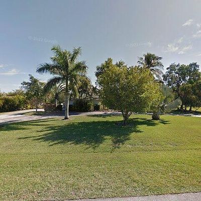 7247 Lake Dr, Fort Myers, FL 33908