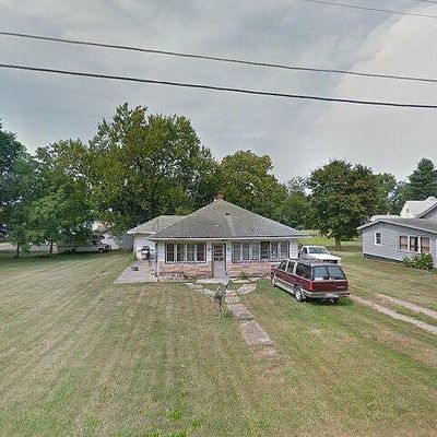 733 S Mason St, Sheffield, IL 61361