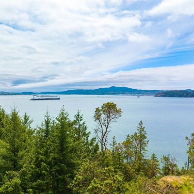 7541 Holiday Blvd, Anacortes, WA 98221