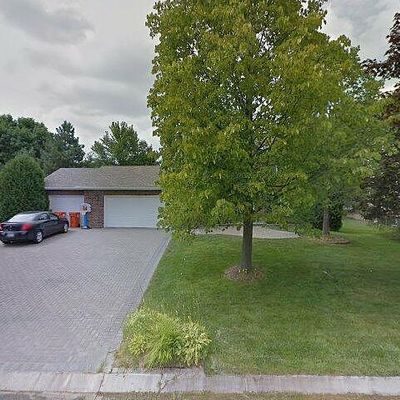 786 Ashley Dr, Chaska, MN 55318