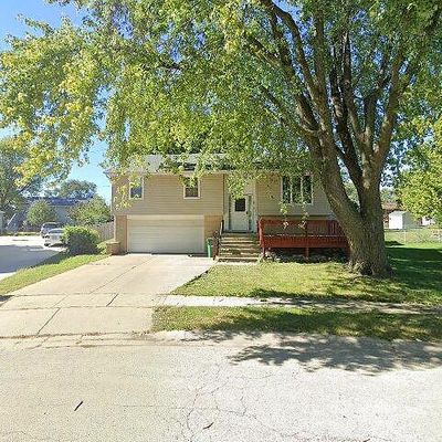 8 Larsen Cir, Romeoville, IL 60446