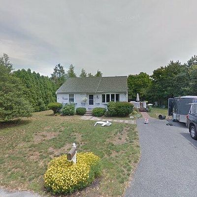 8 Lauries Ln, Marstons Mills, MA 02648