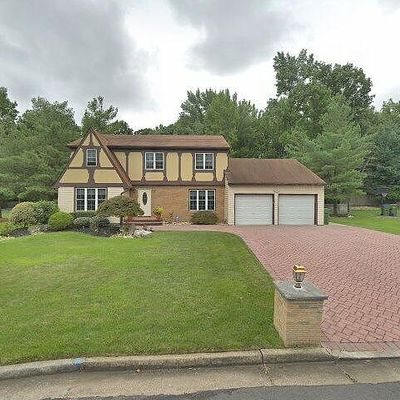 8 Nicholas Ct, Edison, NJ 08820