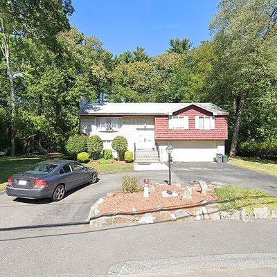 8 Willowdale Dr, Lynnfield, MA 01940