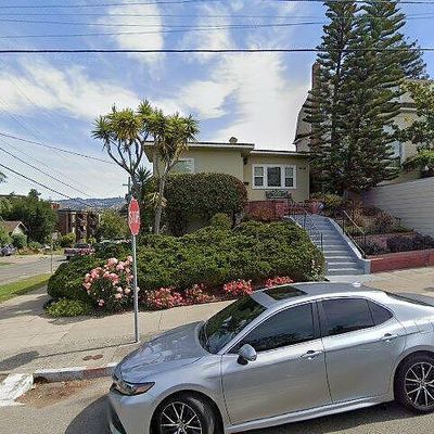 800 Mckinley Ave, Oakland, CA 94610