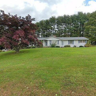 67 Woodhouse Ave, Northford, CT 06472