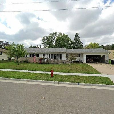 671 Harker Ave, Hartford, WI 53027