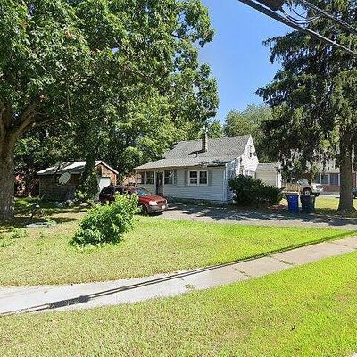 7 Canterbury Rd, Springfield, MA 01118