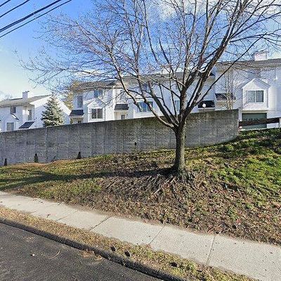 7 Dean St #2 206, Danbury, CT 06810