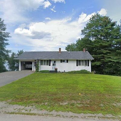 70 Taylor St, Lincoln, ME 04457
