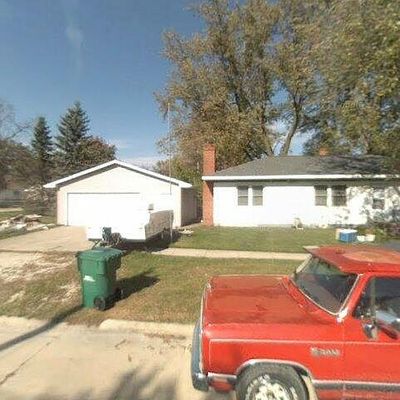 708 6 Th St Nw, Independence, IA 50644
