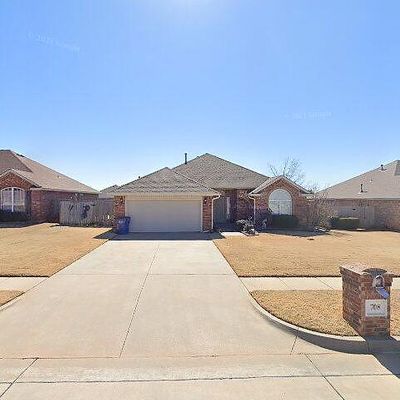 708 E Forest Court Ln, Mustang, OK 73064