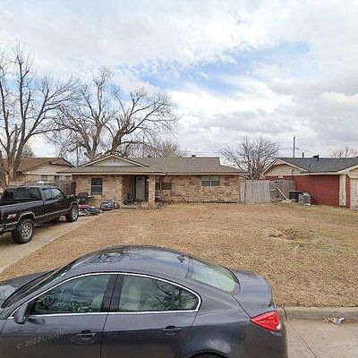 712 Arnold Ave, Moore, OK 73160