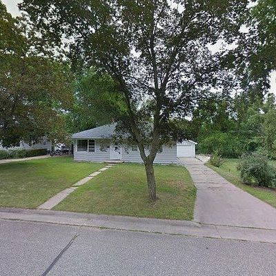 712 E Edgewater St, Portage, WI 53901