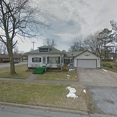 712 S Vicksburg St, Marion, IL 62959