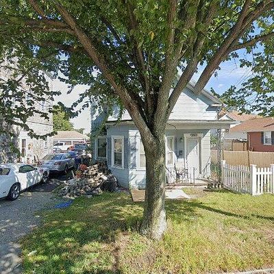 878 1/2 Belleville Ave, New Bedford, MA 02745