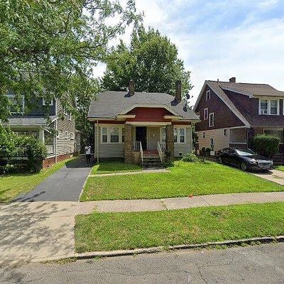 881 Nela View Rd, Cleveland, OH 44112