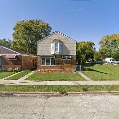 8906 S Mackinaw Ave, Chicago, IL 60617