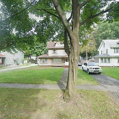 90 Collingwood Dr, Rochester, NY 14621