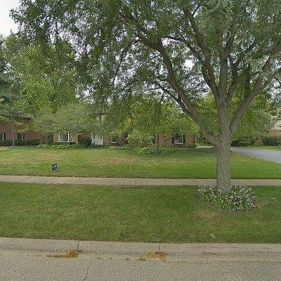 905 Coventry Dr, Lake Forest, IL 60045