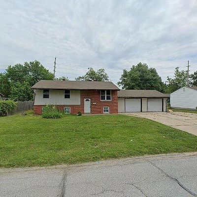 906 Saint Matthew Ave, O Fallon, MO 63366